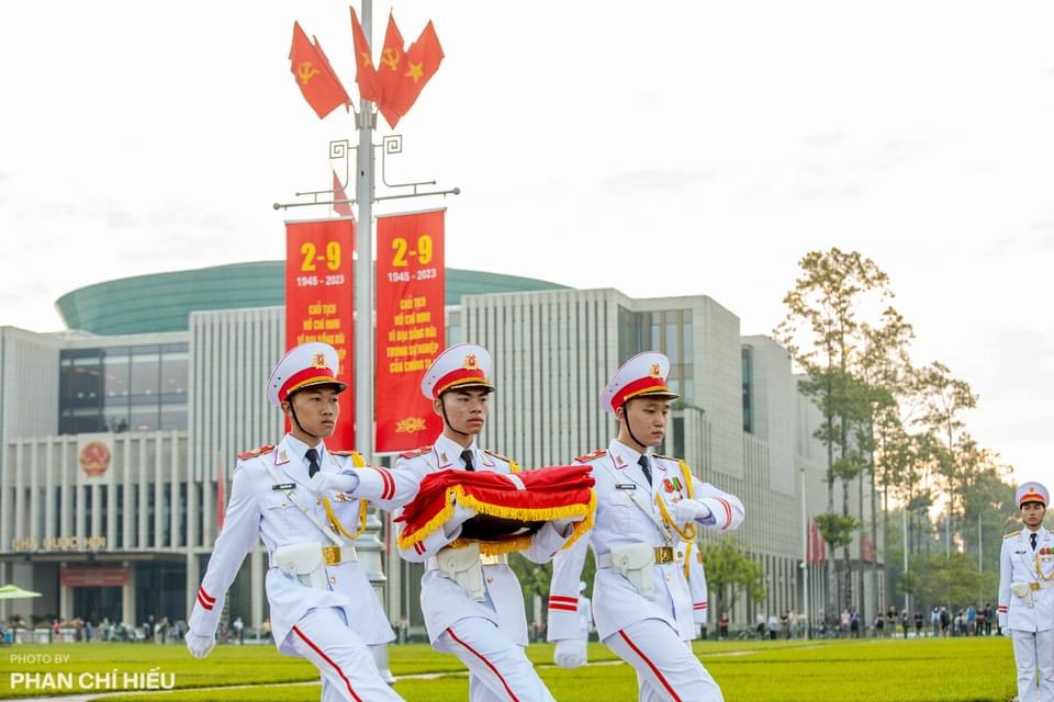 Linh thiêng Lễ thượng cờ sáng ngày Quốc khánh 2/9 - ảnh 4