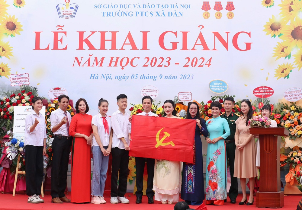 Lễ khai giảng đặc biệt của thầy, trò trường PTCS Xã Đàn - ảnh 3