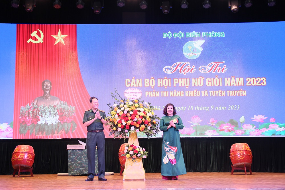 Khẳng định bản lĩnh, tài năng của nữ cán bộ phụ nữ biên phòng - ảnh 2