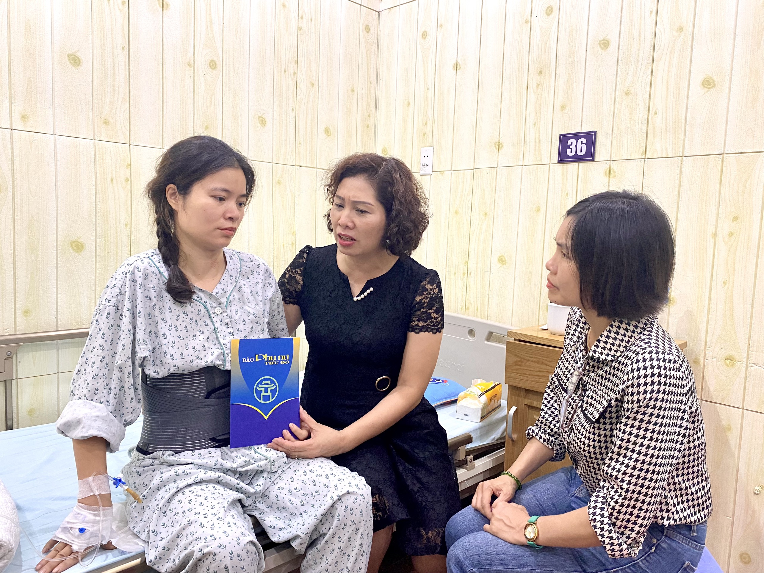 Tiếp thêm tinh thần, nghị lực để nạn nhân trong vụ cháy chung cư mini sớm ổn định cuộc sống - ảnh 2