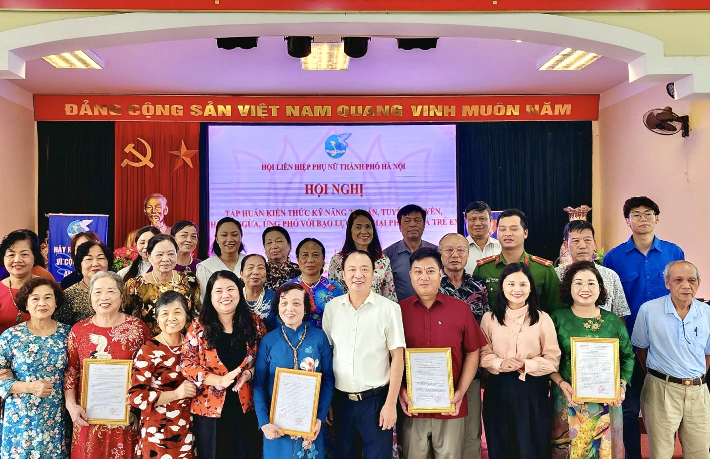 Hội LHPN quận Tây Hồ: Nhân rộng mô hình điểm “Tổ dân phố an toàn cho phụ nữ và trẻ em” - ảnh 2