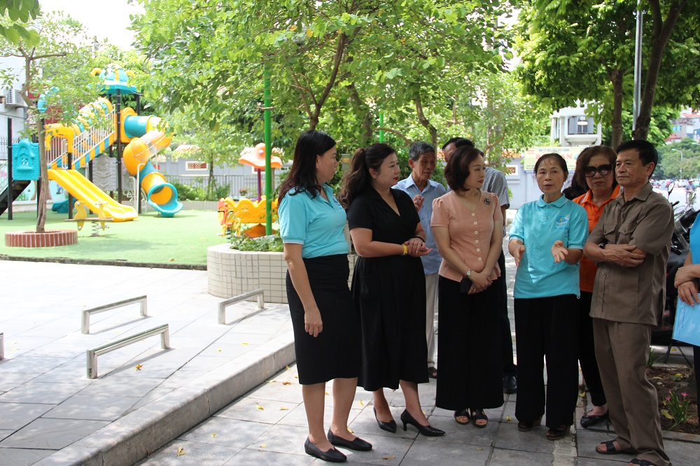 Ấn tượng những đoạn đường, tuyến phố bích họa/nở hoa của phụ nữ Thủ đô - ảnh 6