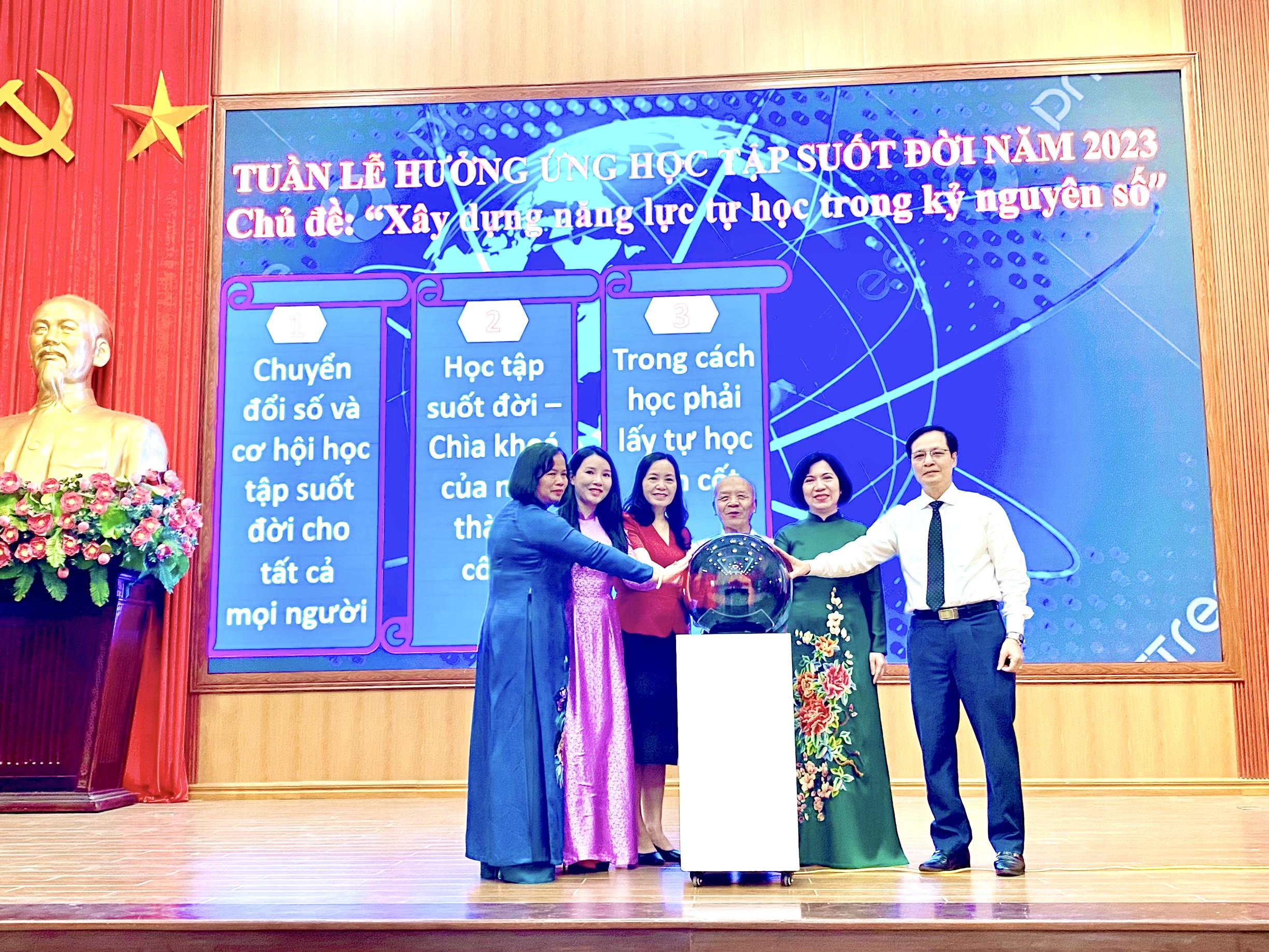 Cụ ông 78 tuổi tại quận Tây Hồ nhận bằng tốt nghiệp đại học Luật loại Giỏi - ảnh 4