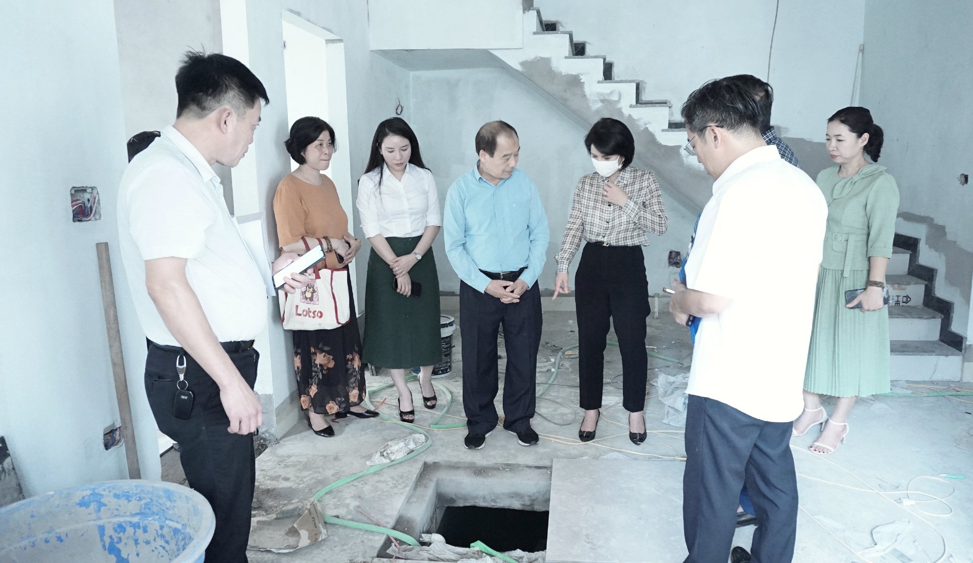 Sở Y tế yêu cầu quận Tây Hồ quyết liệt triển khai biện pháp phòng sốt xuất huyết - ảnh 1