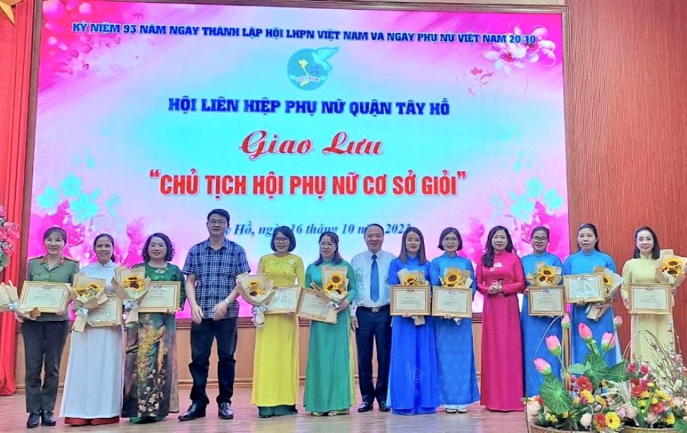 Giao lưu “Chủ tịch Hội Phụ nữ cơ sở giỏi” quận Tây Hồ - ảnh 2