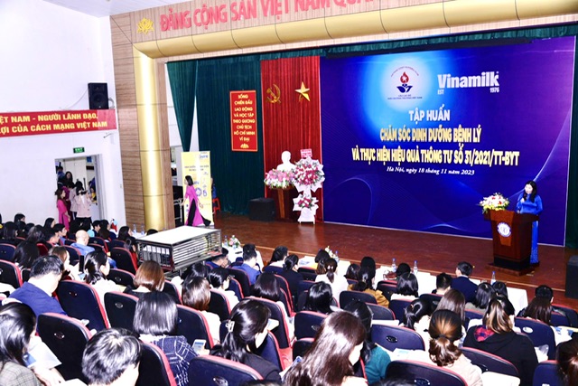 Tập huấn chăm sóc dinh dưỡng bệnh lý cho hơn 300 điều dưỡng - ảnh 3