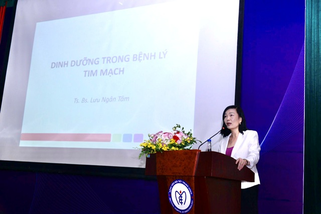 Tập huấn chăm sóc dinh dưỡng bệnh lý cho hơn 300 điều dưỡng - ảnh 2