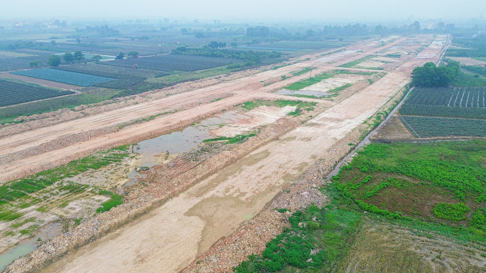 Mê Linh rộn rã công trường thi công đường Vành đai 4 - Vùng Thủ đô - ảnh 8