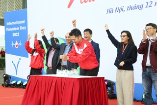 Ấm áp những “trái tim tình nguyện” trong ngày hội hiến máu - ảnh 3