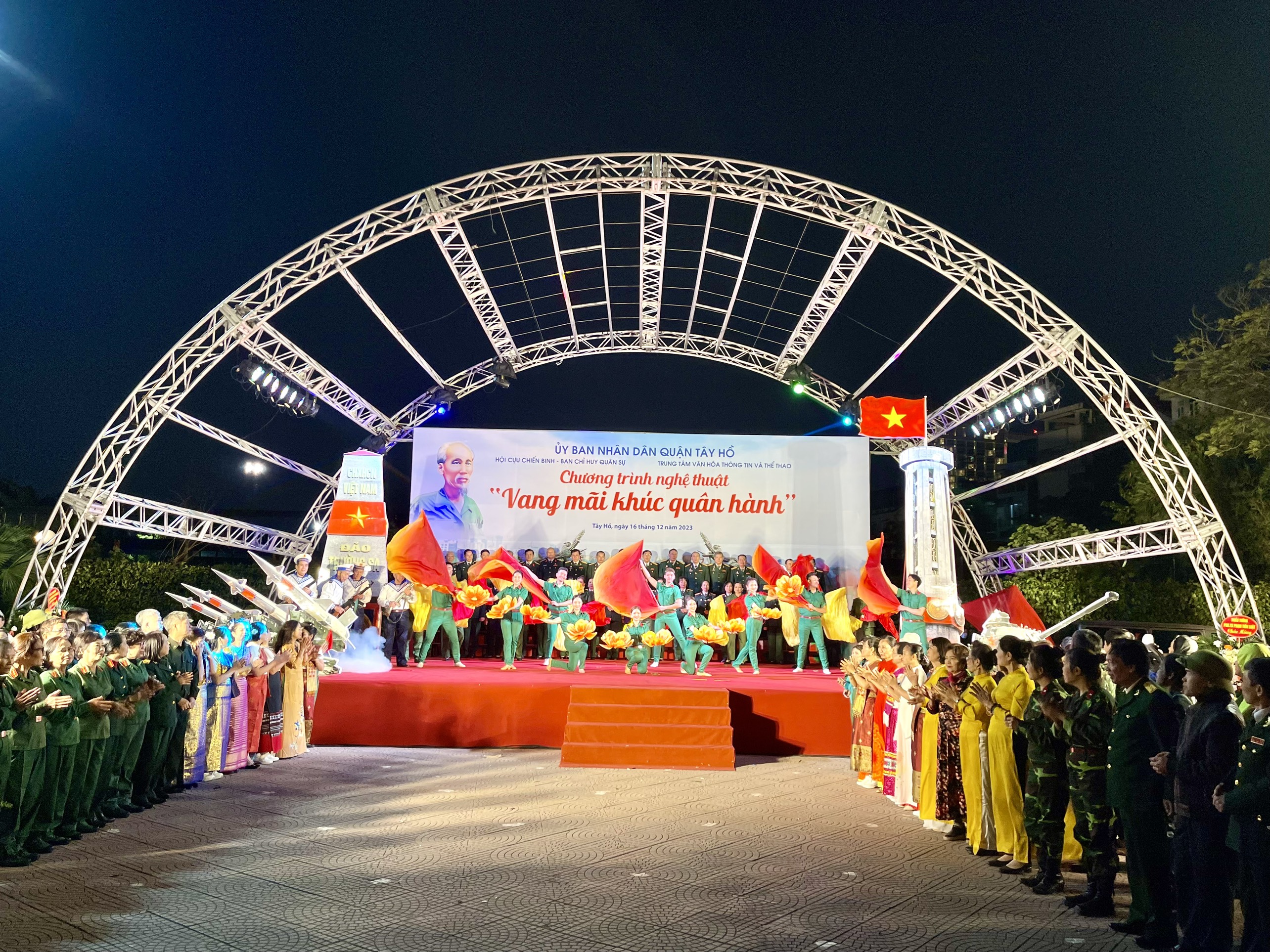 “Vang mãi khúc quân hành” cùng Hội Cựu chiến binh quận Tây Hồ - ảnh 3