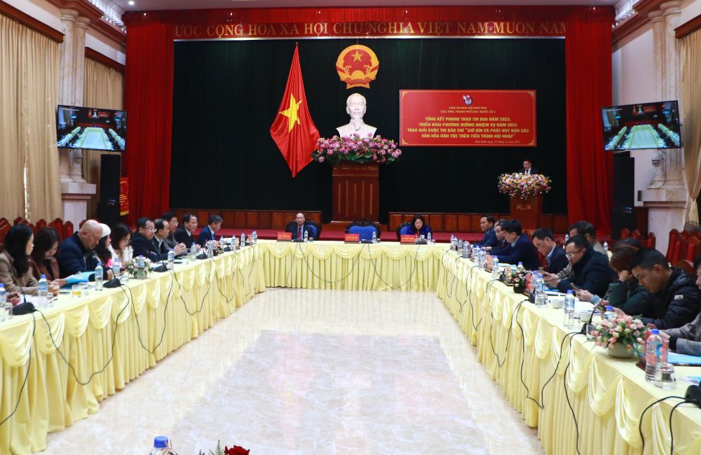 Cụm thi đua Hội Nhà báo các tỉnh, thành phố dọc quốc lộ 6: Một năm bứt phá, vượt lên những khó khăn - ảnh 2