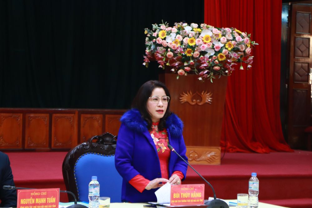Cụm thi đua Hội Nhà báo các tỉnh, thành phố dọc quốc lộ 6: Một năm bứt phá, vượt lên những khó khăn - ảnh 1
