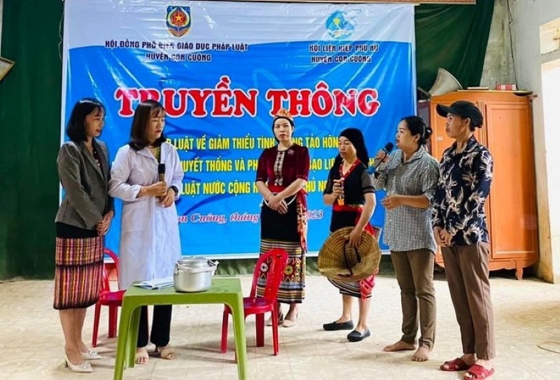 Phụ nữ chung tay đẩy lùi tình trạng tảo hôn, kết hôn cận huyết thống - ảnh 1