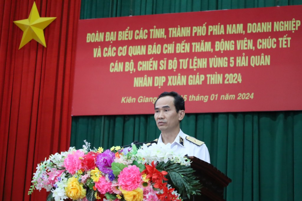 Thăm, chúc Tết cán bộ, chiến sĩ hải quân và Nhân dân vùng biển Tây Nam Tổ quốc - ảnh 1