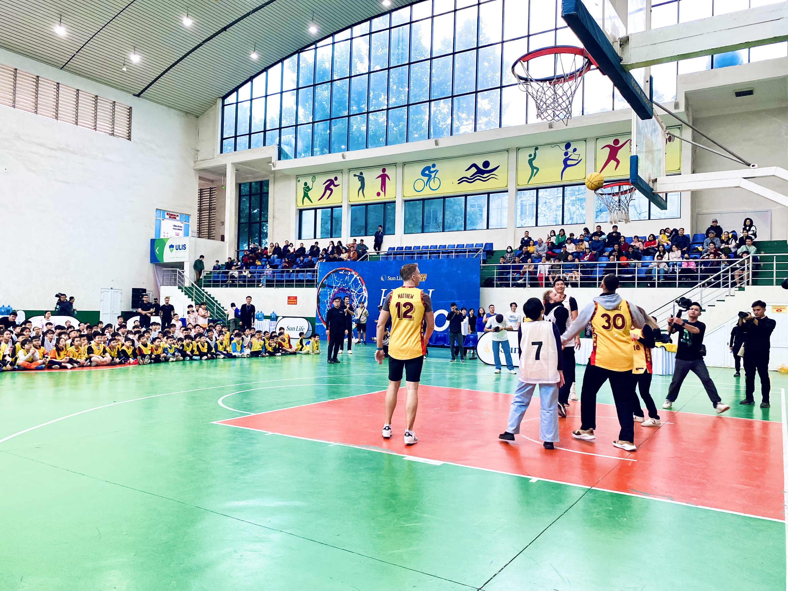 Ngày hội bóng rổ High Hoop - Cùng Sun Life bật cao sức trẻ - ảnh 1