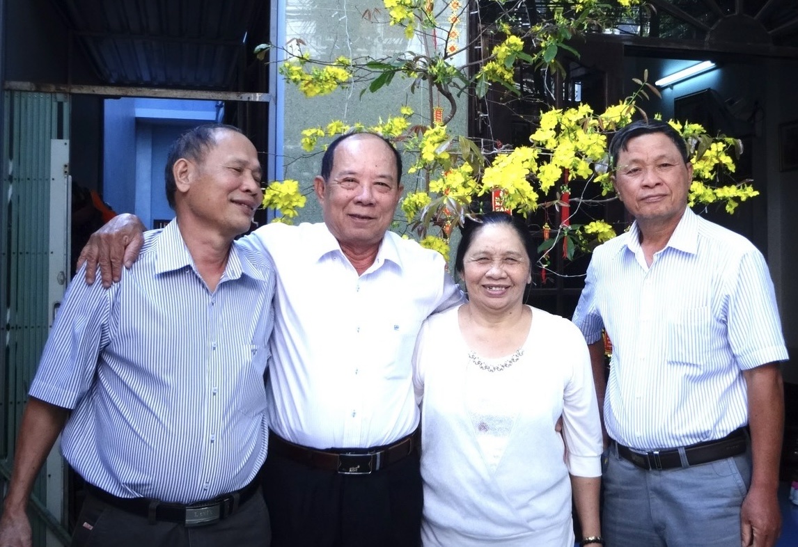 Mồng một ơi Mồng Một - ảnh 2