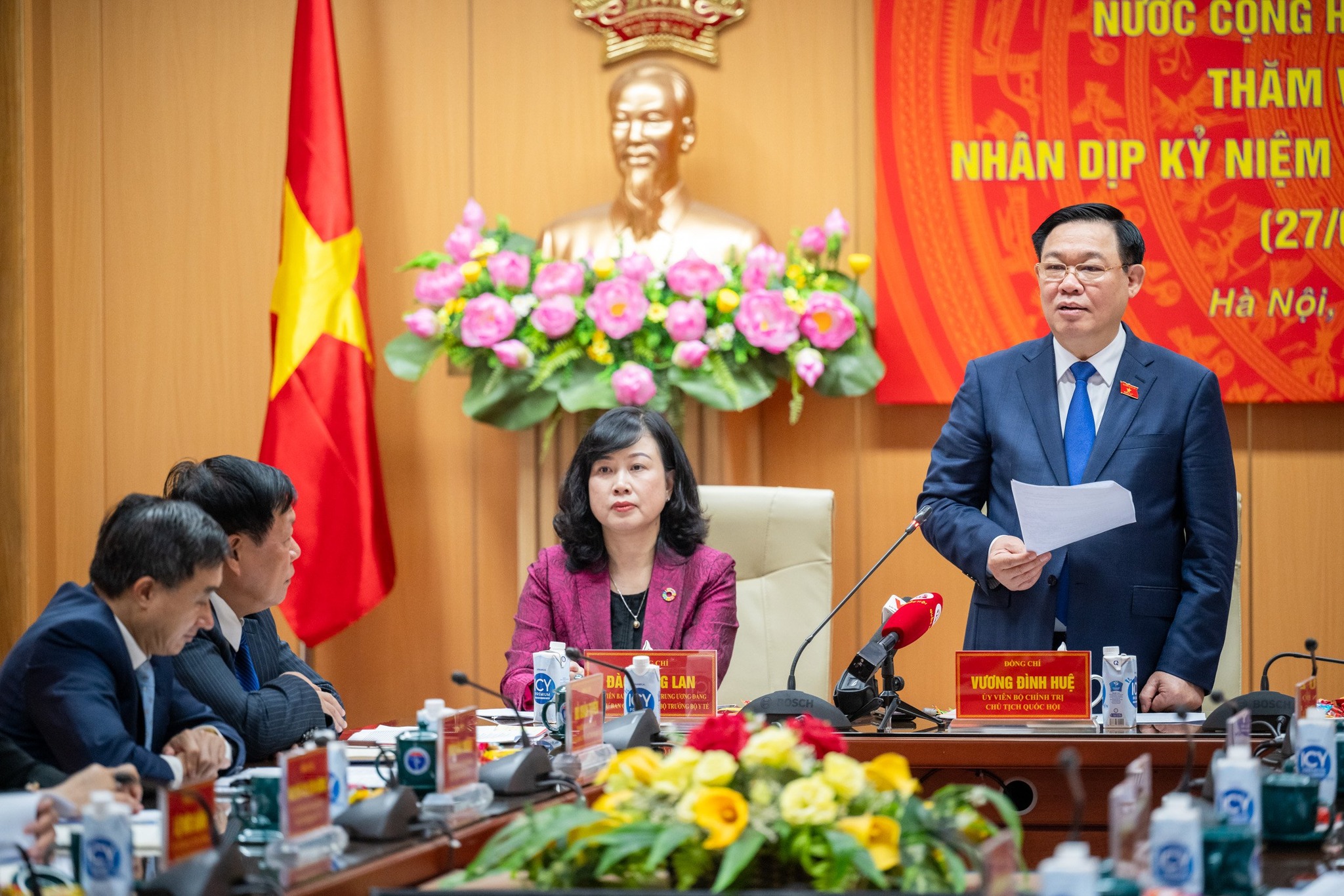 Ngành y tế đã có nhiều nỗ lực, cố gắng để giải quyết điểm nghẽn về thể chế, chính sách - ảnh 2