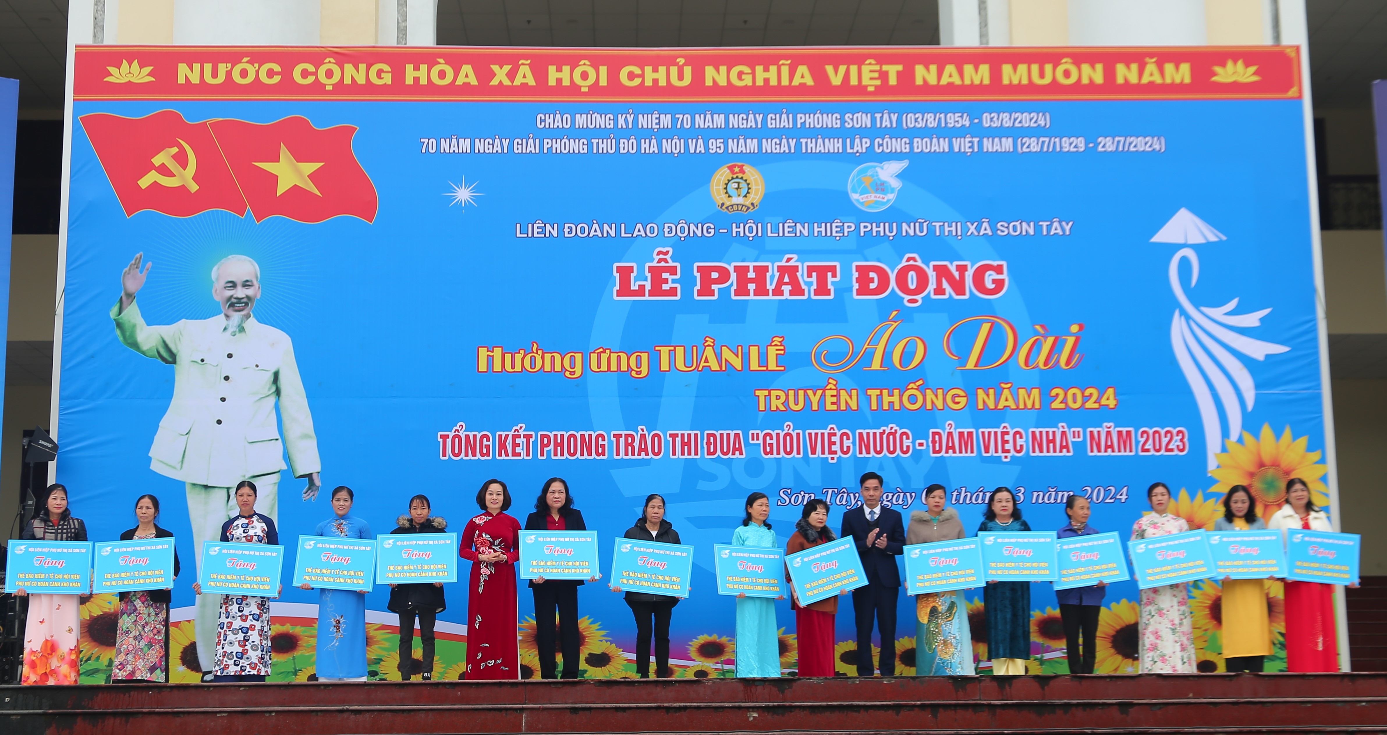 Phụ nữ Sơn Tây hưởng ứng “Tuần lễ áo dài“ - ảnh 3