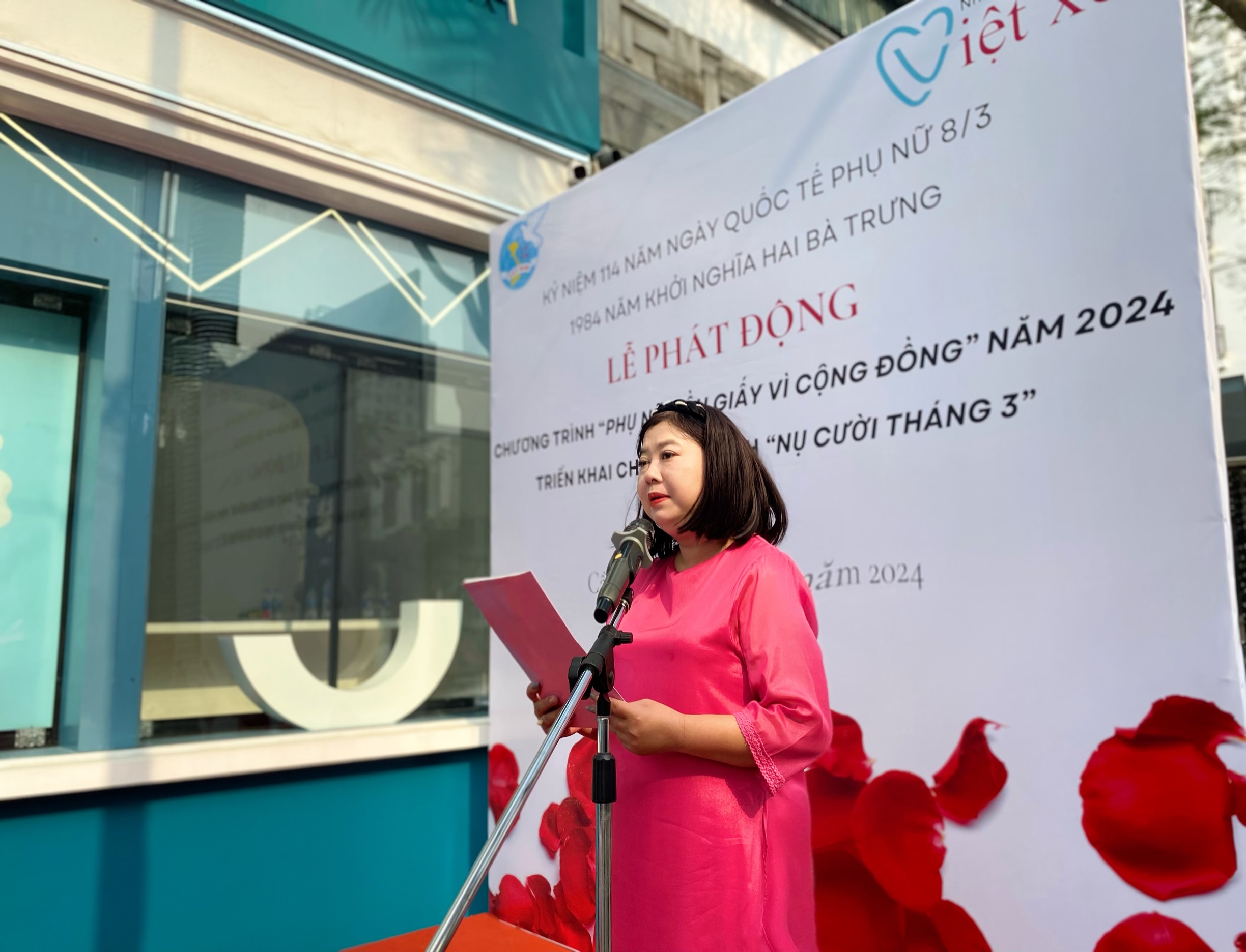 Cùng phụ nữ Cầu Giấy tự tin nở “nụ cười tháng ba” - ảnh 1