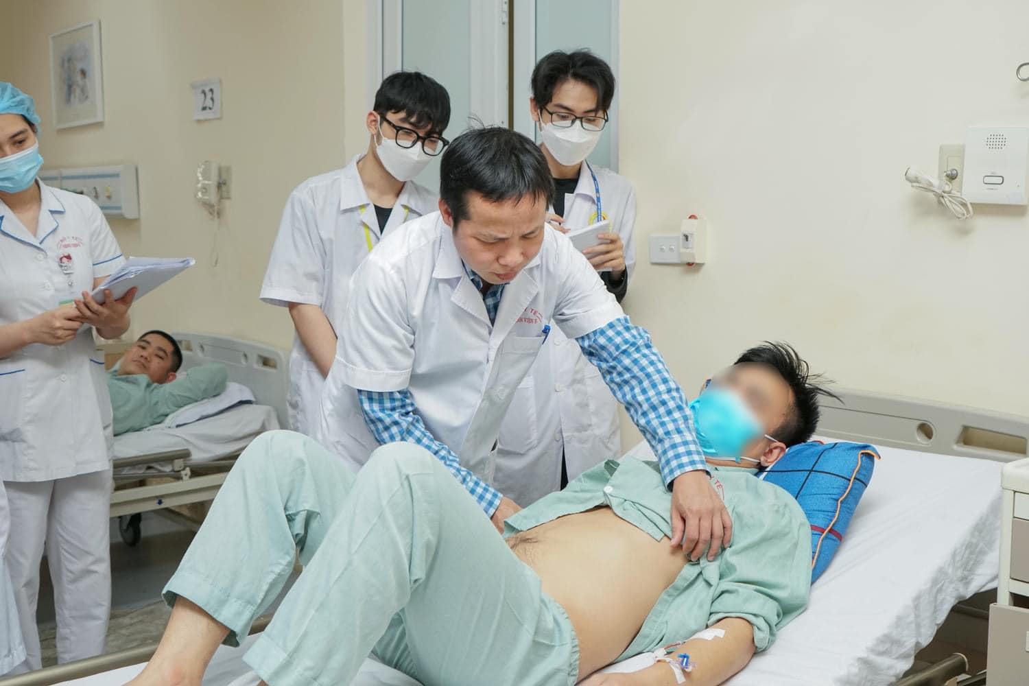 Cấp cứu thành công cho nam bệnh nhân có 4 quả thận trong cơ thể - ảnh 2