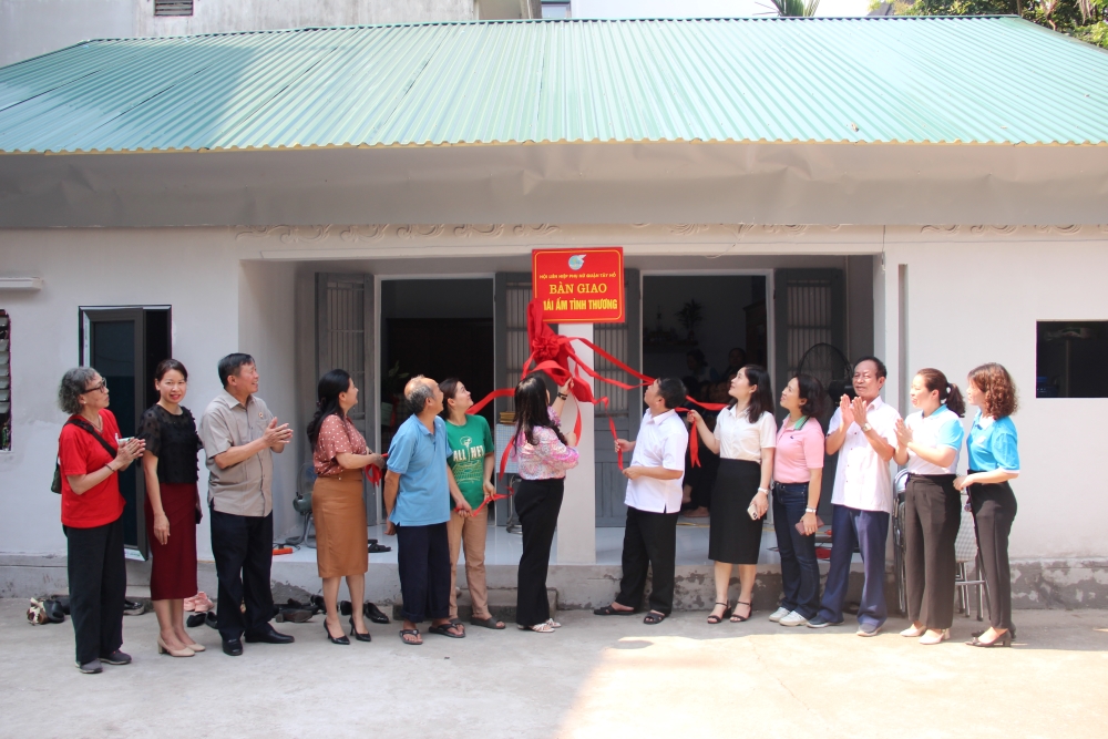 Khánh thành “mái ấm” cho hội viên phụ nữ khó khăn phường Phú Thượng - ảnh 2