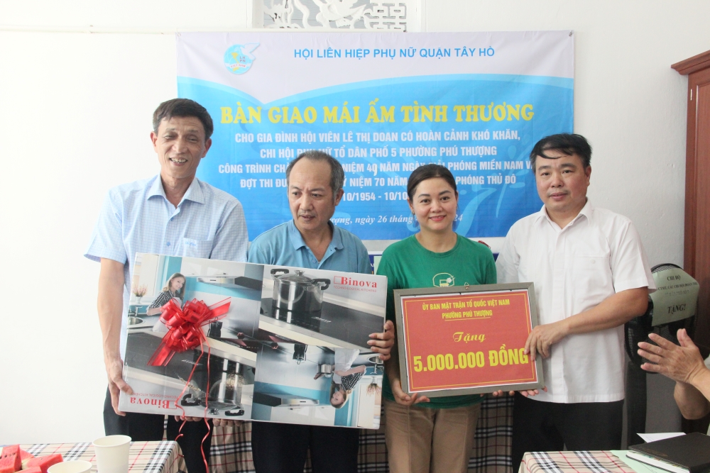 Khánh thành “mái ấm” cho hội viên phụ nữ khó khăn phường Phú Thượng - ảnh 4