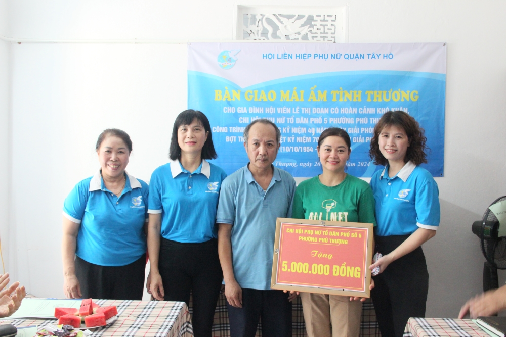 Khánh thành “mái ấm” cho hội viên phụ nữ khó khăn phường Phú Thượng - ảnh 10