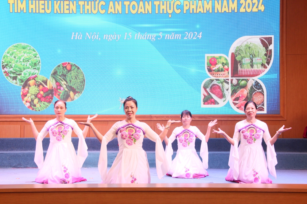 Hội LHPN TP Hà Nội: Sôi nổi hoạt động truyền thông kiến thức an toàn thực phẩm - ảnh 10
