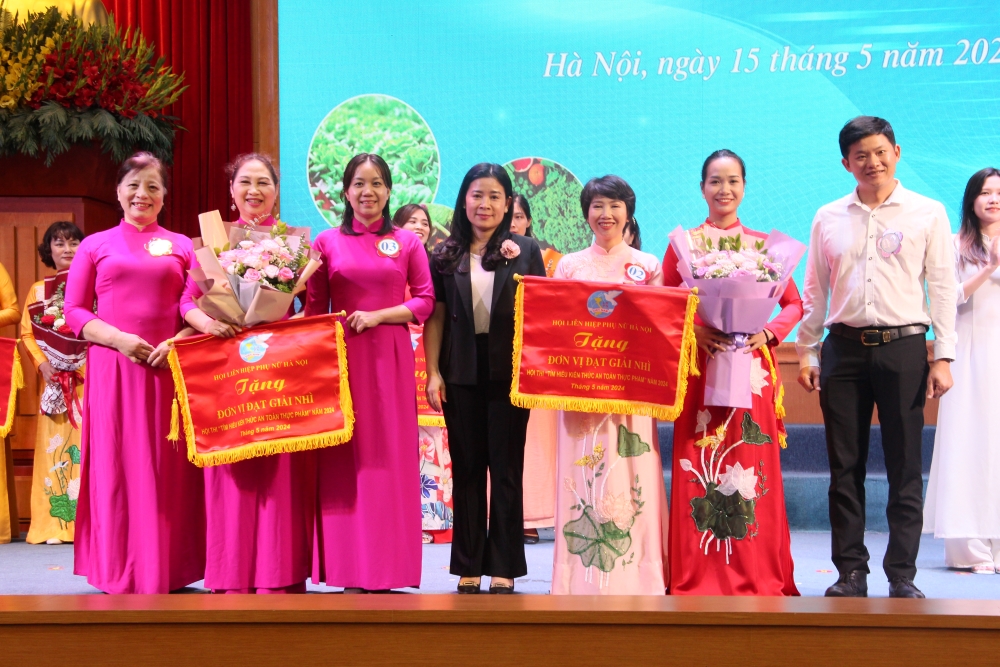 Hội LHPN TP Hà Nội: Sôi nổi hoạt động truyền thông kiến thức an toàn thực phẩm - ảnh 6