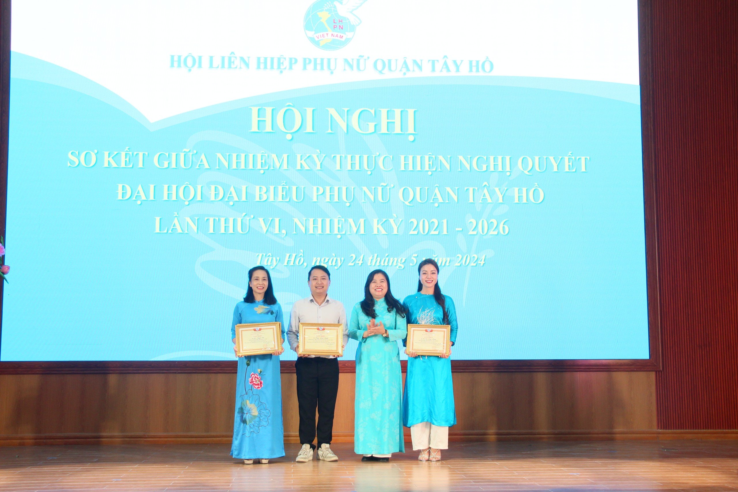 Hội LHPN quận Tây Hồ: Nhiều đổi mới, sáng tạo trong phong trào, thực hiện nhiệm vụ công tác Hội - ảnh 7