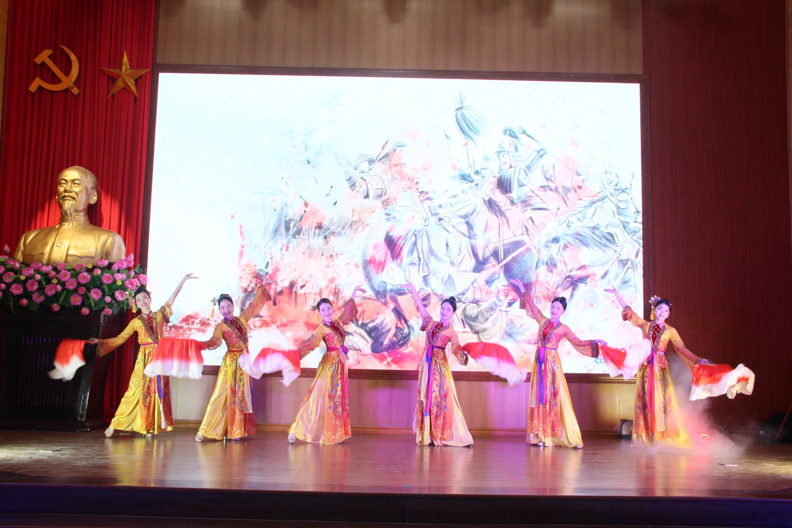 Hội LHPN quận Tây Hồ: Nhiều đổi mới, sáng tạo trong phong trào, thực hiện nhiệm vụ công tác Hội - ảnh 9