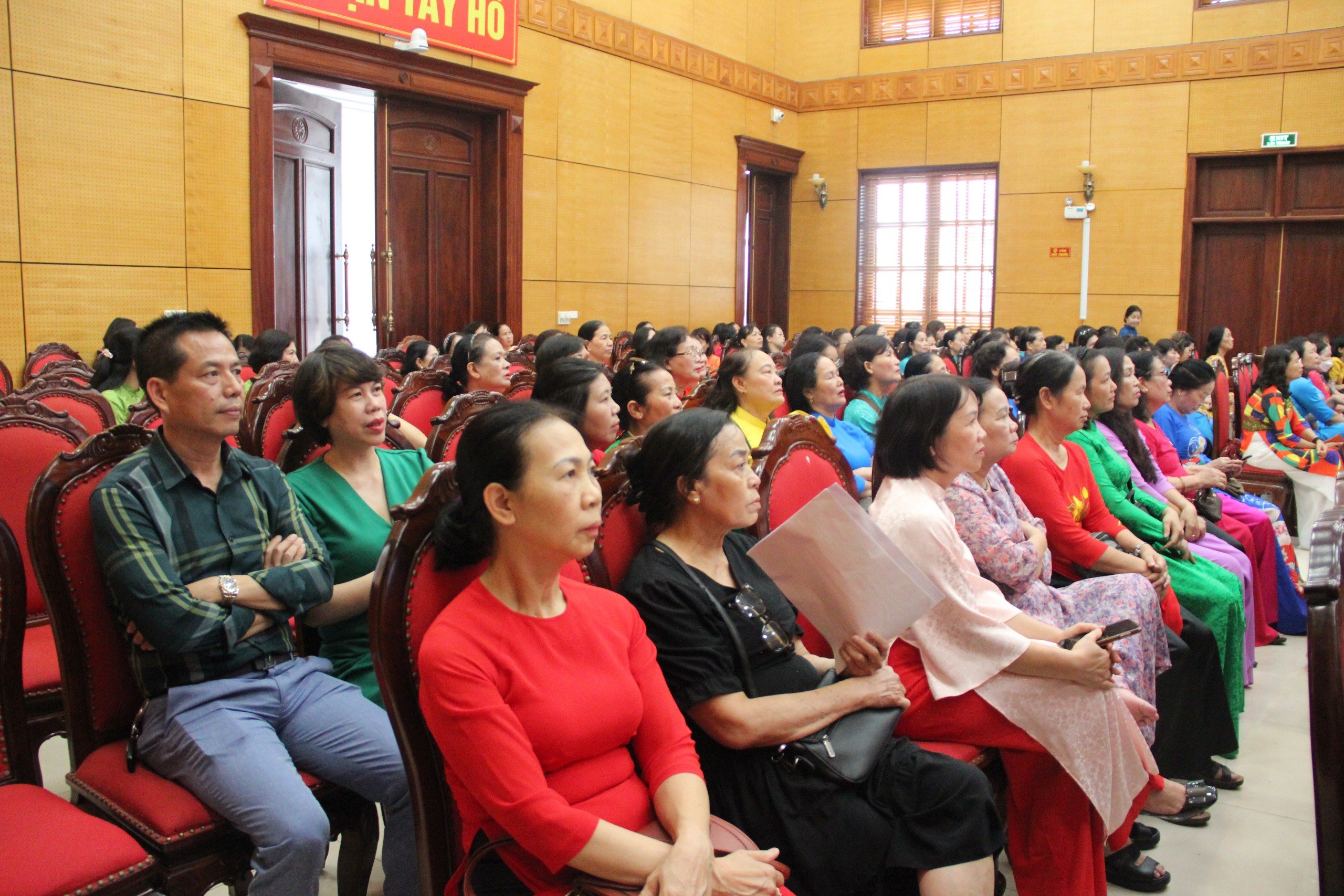 Hội LHPN quận Tây Hồ: Nhiều đổi mới, sáng tạo trong phong trào, thực hiện nhiệm vụ công tác Hội - ảnh 13