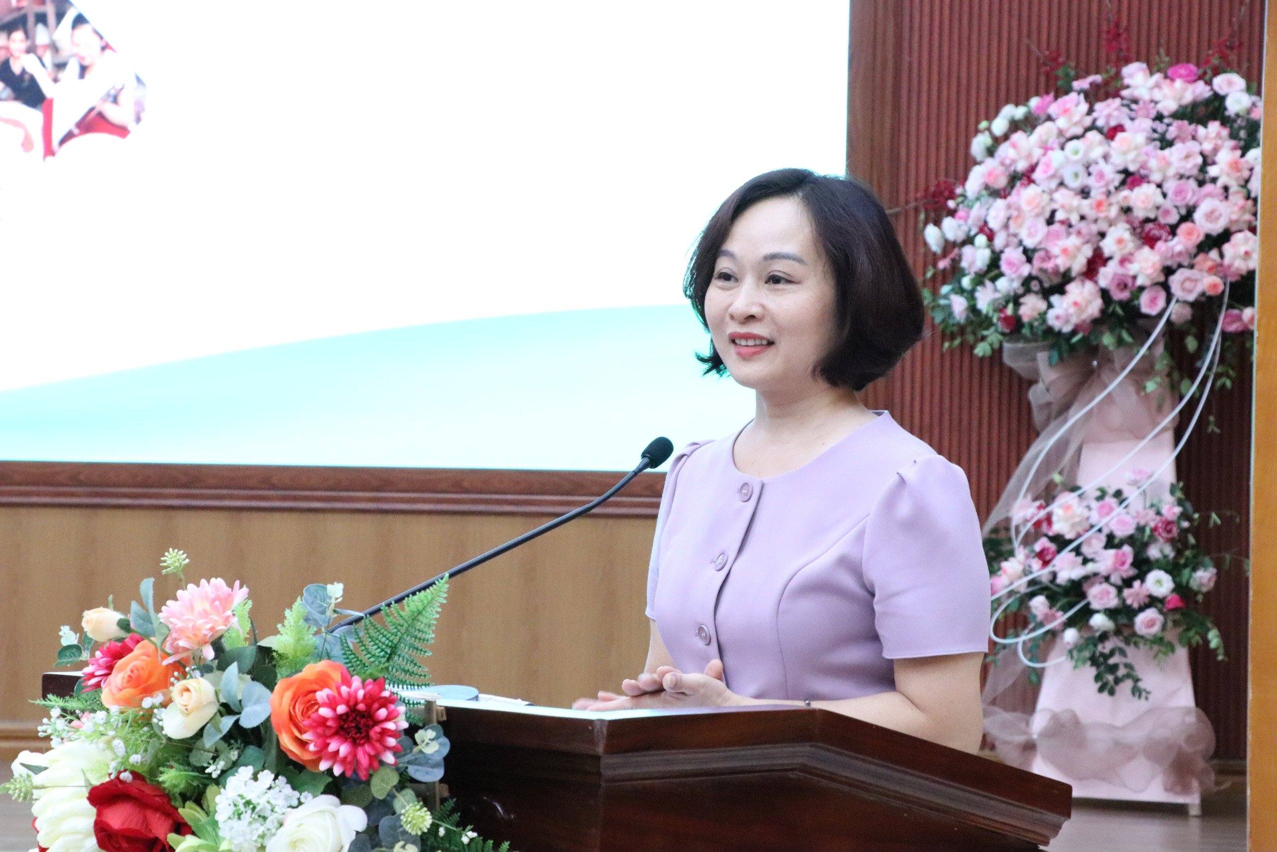 Phụ nữ Thủ đô có vai trò quan trọng trong bảo tồn và phát huy giá trị sản phẩm nghề truyền thống - ảnh 1