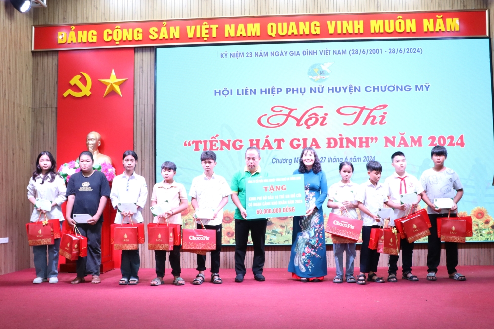 Hội LHPN huyện Chương Mỹ: Vun đắp hạnh phúc qua hội thi “Tiếng hát gia đình“ - ảnh 9