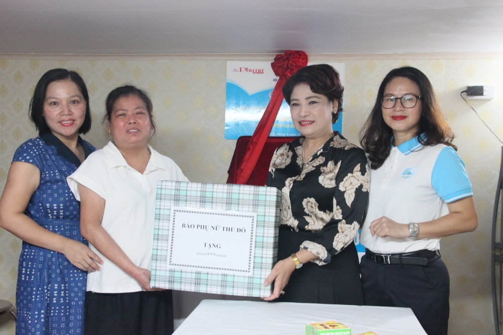 Báo Phụ nữ Thủ đô khánh thành “mái ấm tình thương” cho hội viên phụ nữ khó khăn quận Cầu Giấy - ảnh 4