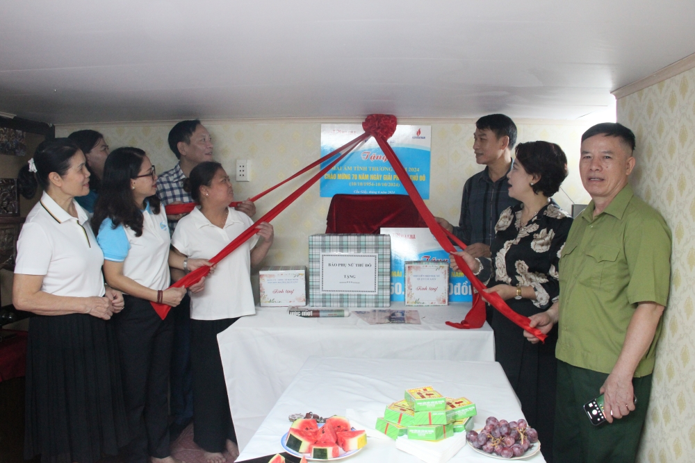 Báo Phụ nữ Thủ đô khánh thành “mái ấm tình thương” cho hội viên phụ nữ khó khăn quận Cầu Giấy - ảnh 3