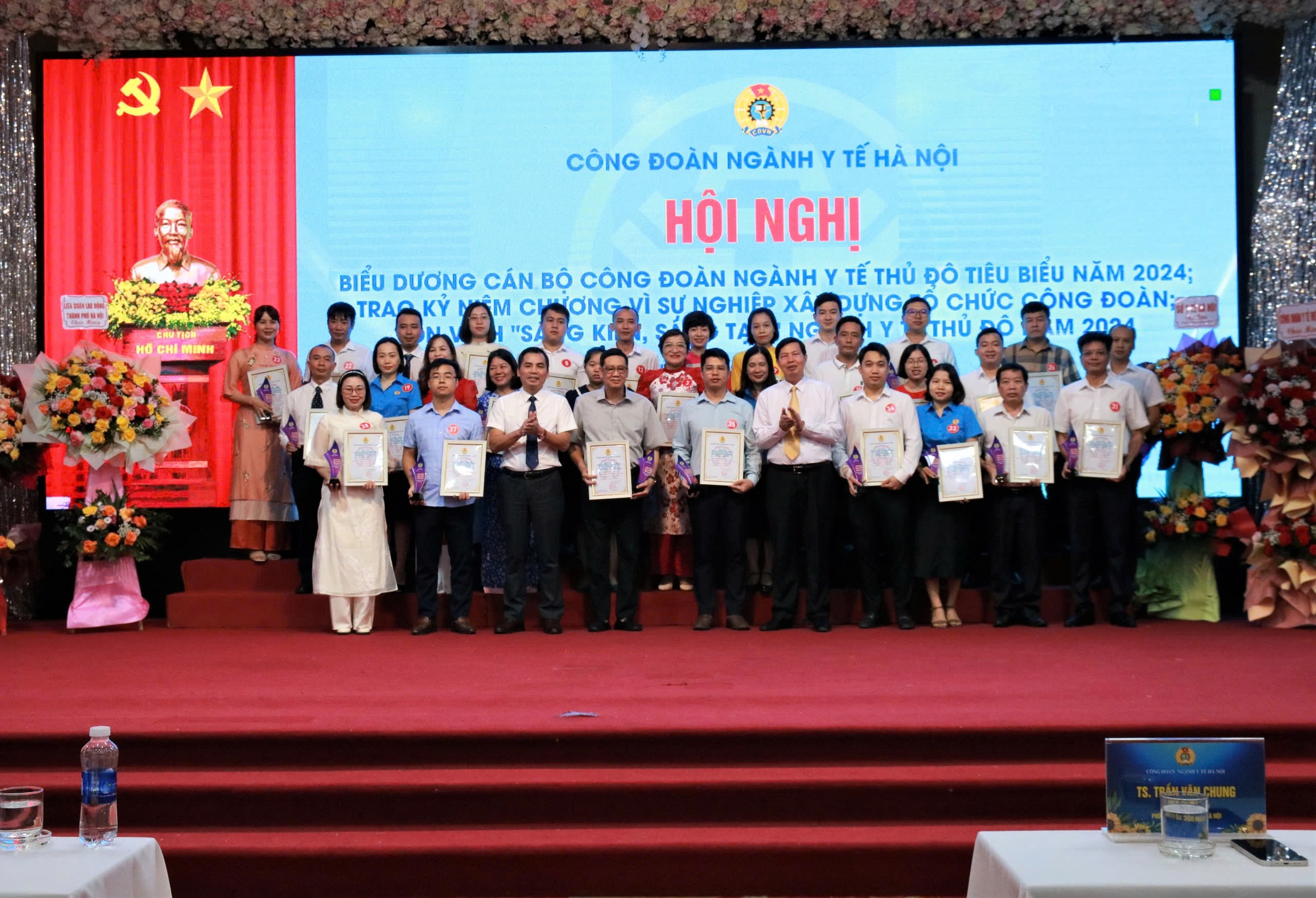 Biểu dương 195 cán bộ công đoàn ngành y tế Thủ đô tiêu biểu năm 2024 - ảnh 2