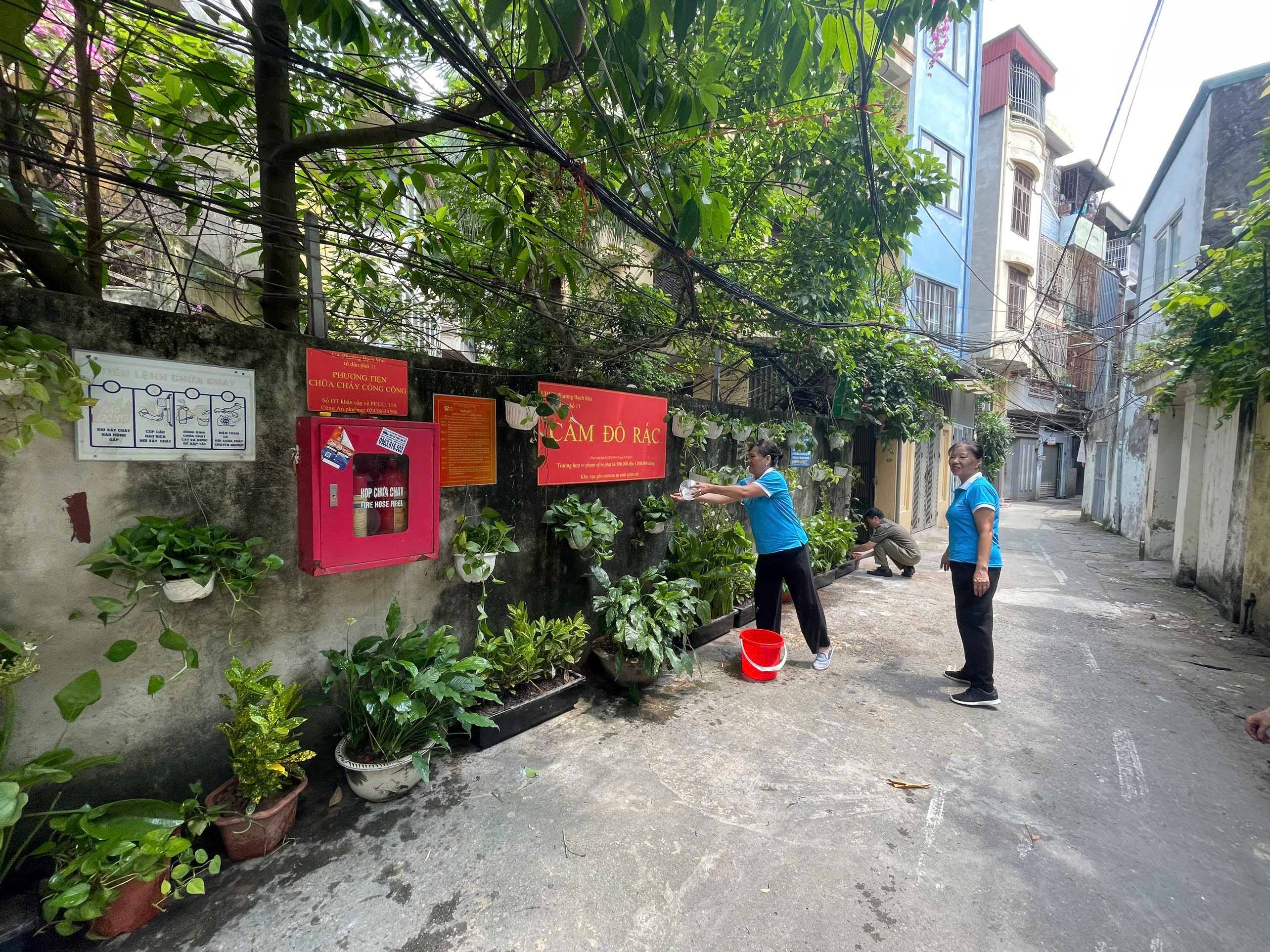 Phụ nữ phường Bạch Mai chung tay xóa điểm chân rác - ảnh 8