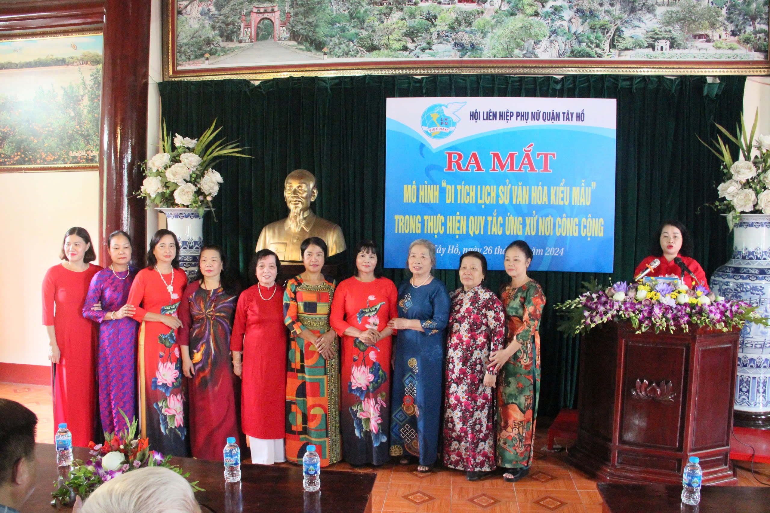 Phụ nữ Tây Hồ chung tay thực hiện quy tắc ứng xử tại khu di tích lịch sử - ảnh 3