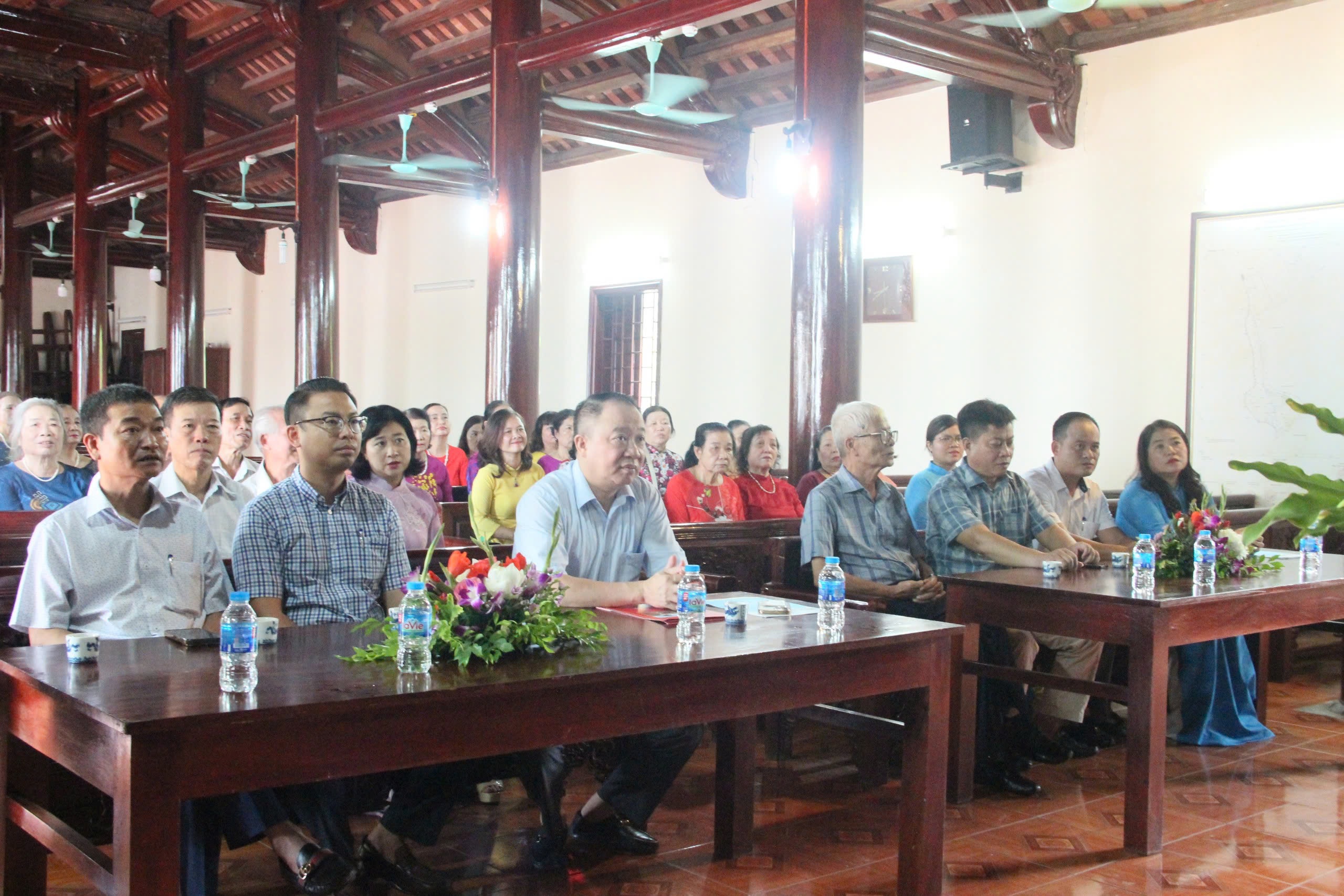 Phụ nữ Tây Hồ chung tay thực hiện quy tắc ứng xử tại khu di tích lịch sử - ảnh 1