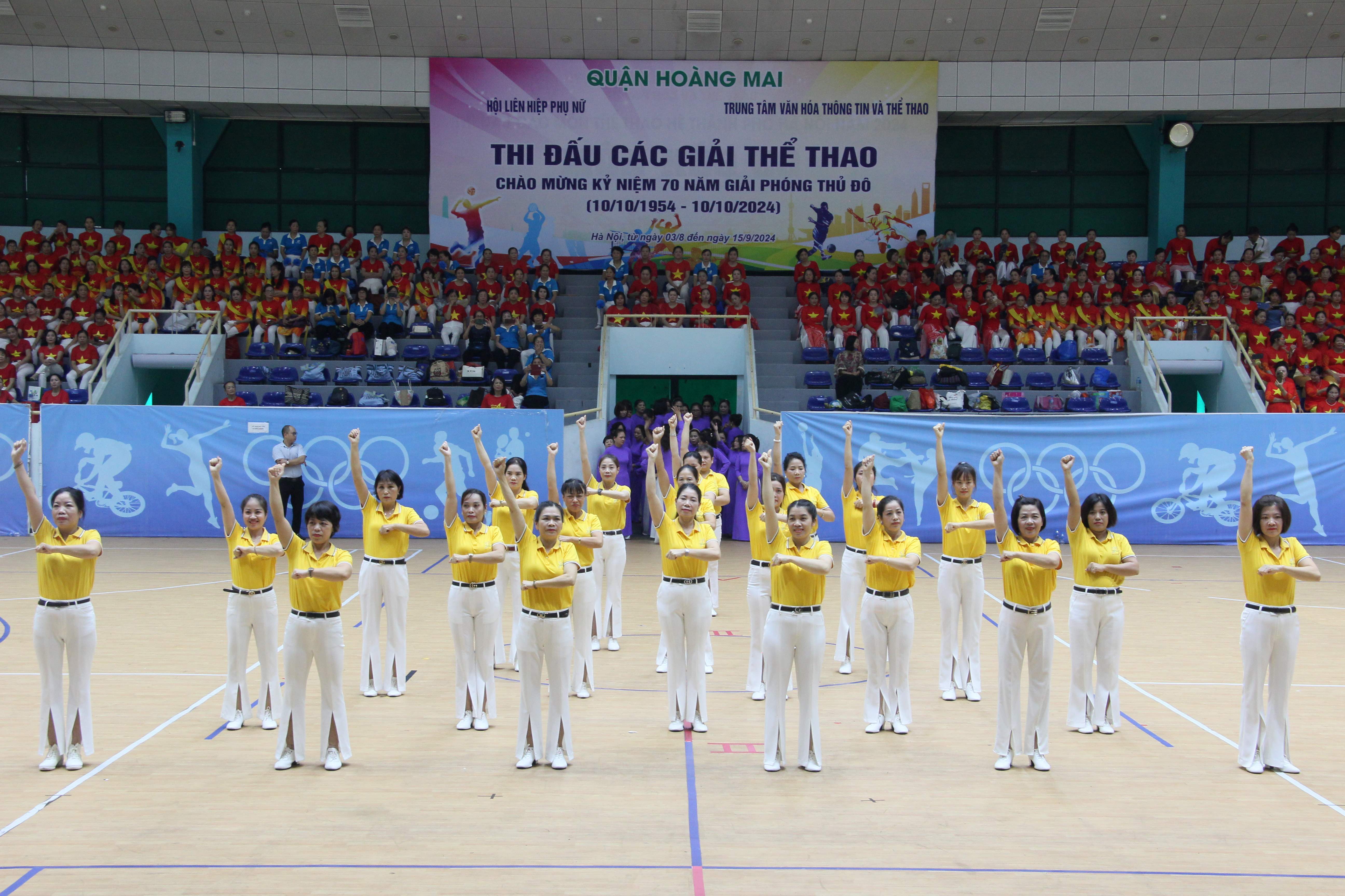 Hơn 700 cán bộ, hội viên phụ nữ Hoàng Mai sôi nổi tranh tài tại hội thi dân vũ - ảnh 12
