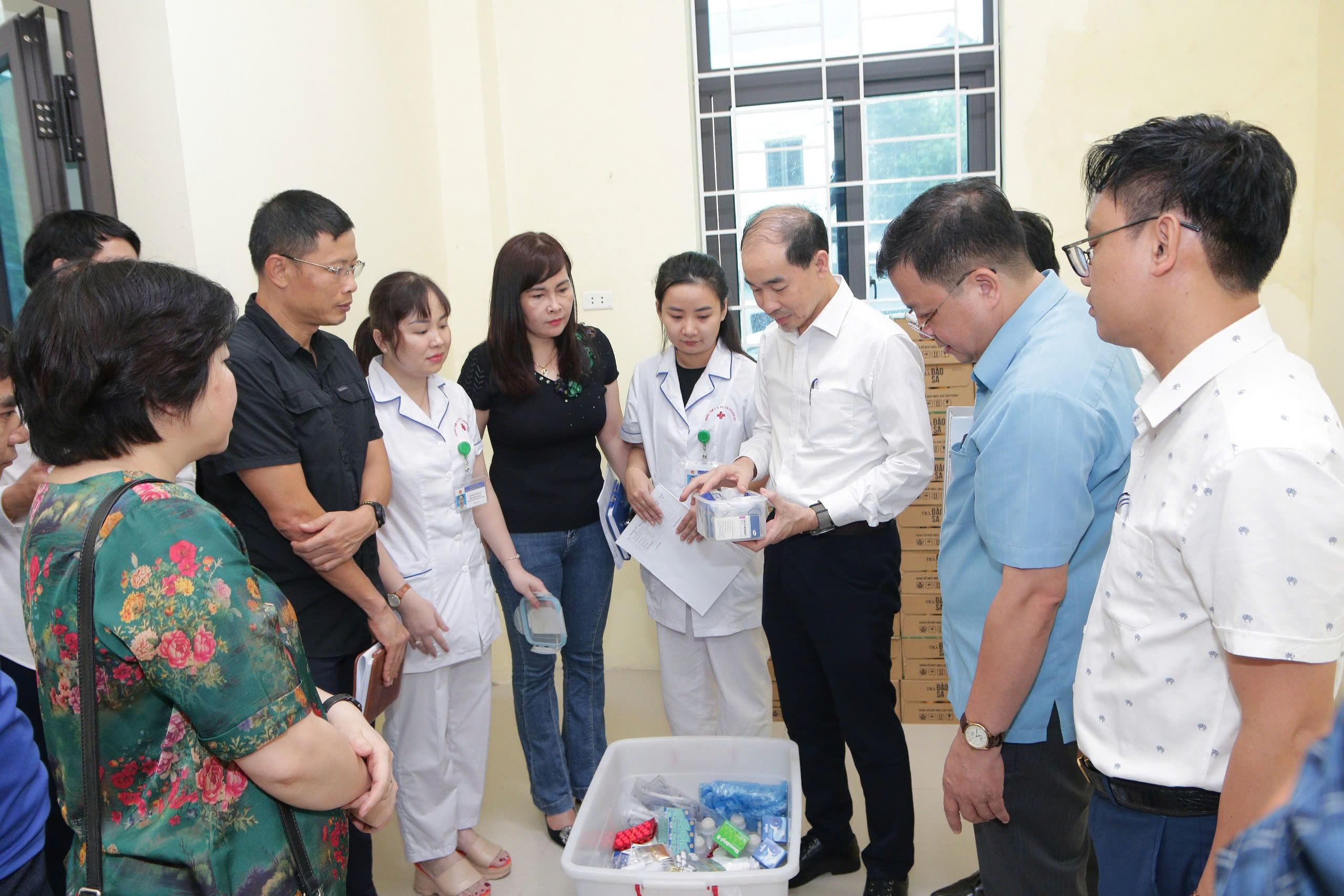 Sẵn sàng ứng trực, cấp cứu bệnh nhân trong bão số 3 - ảnh 2