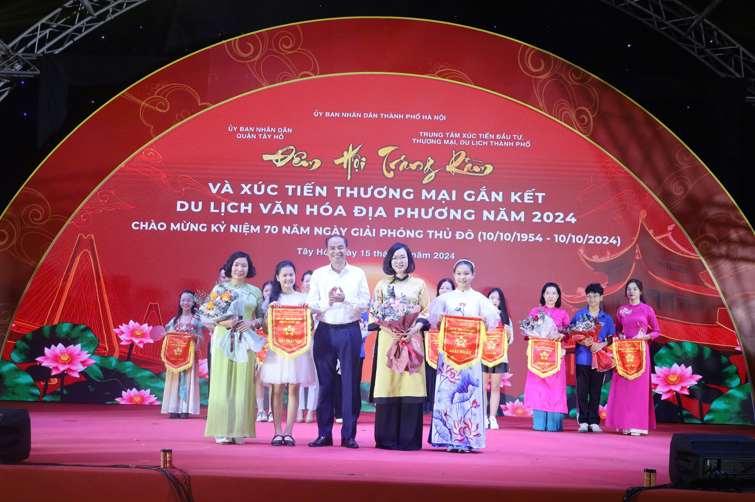 Có một “Trung thu xưa” ấm áp giữa lòng Tây Hồ hiện đại - ảnh 11