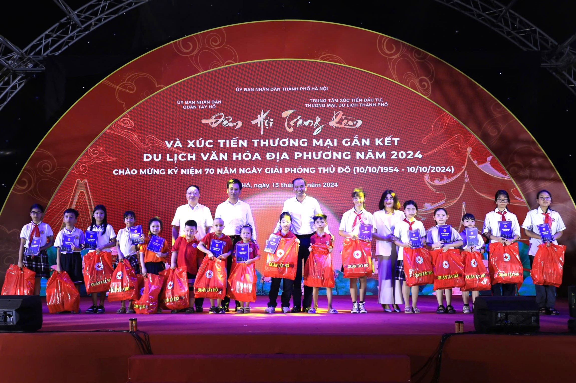 Có một “Trung thu xưa” ấm áp giữa lòng Tây Hồ hiện đại - ảnh 12