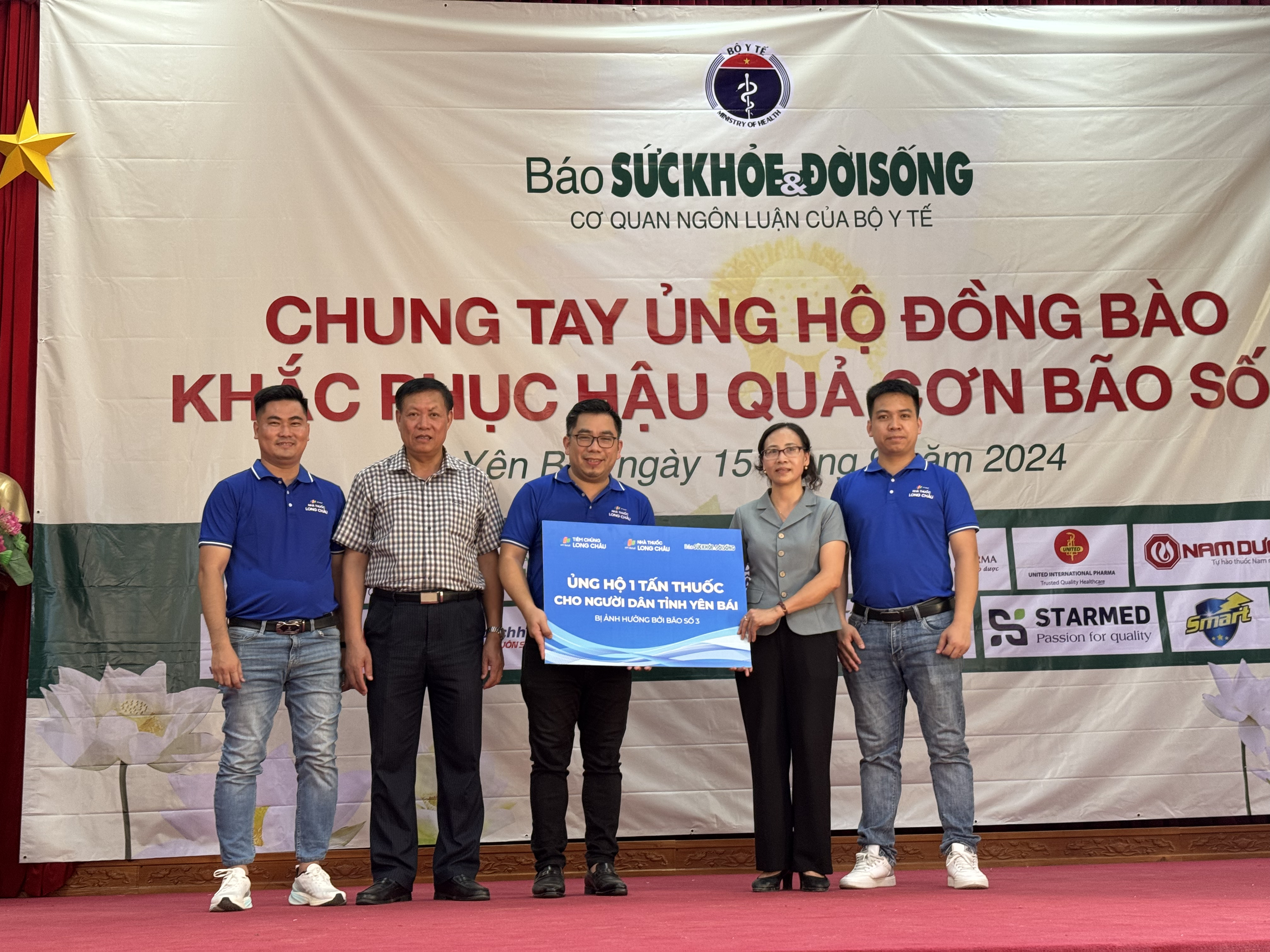 Bộ Y tế cùng các đơn vị, nhà hảo tâm chung tay hỗ trợ người dân vùng lũ - ảnh 2