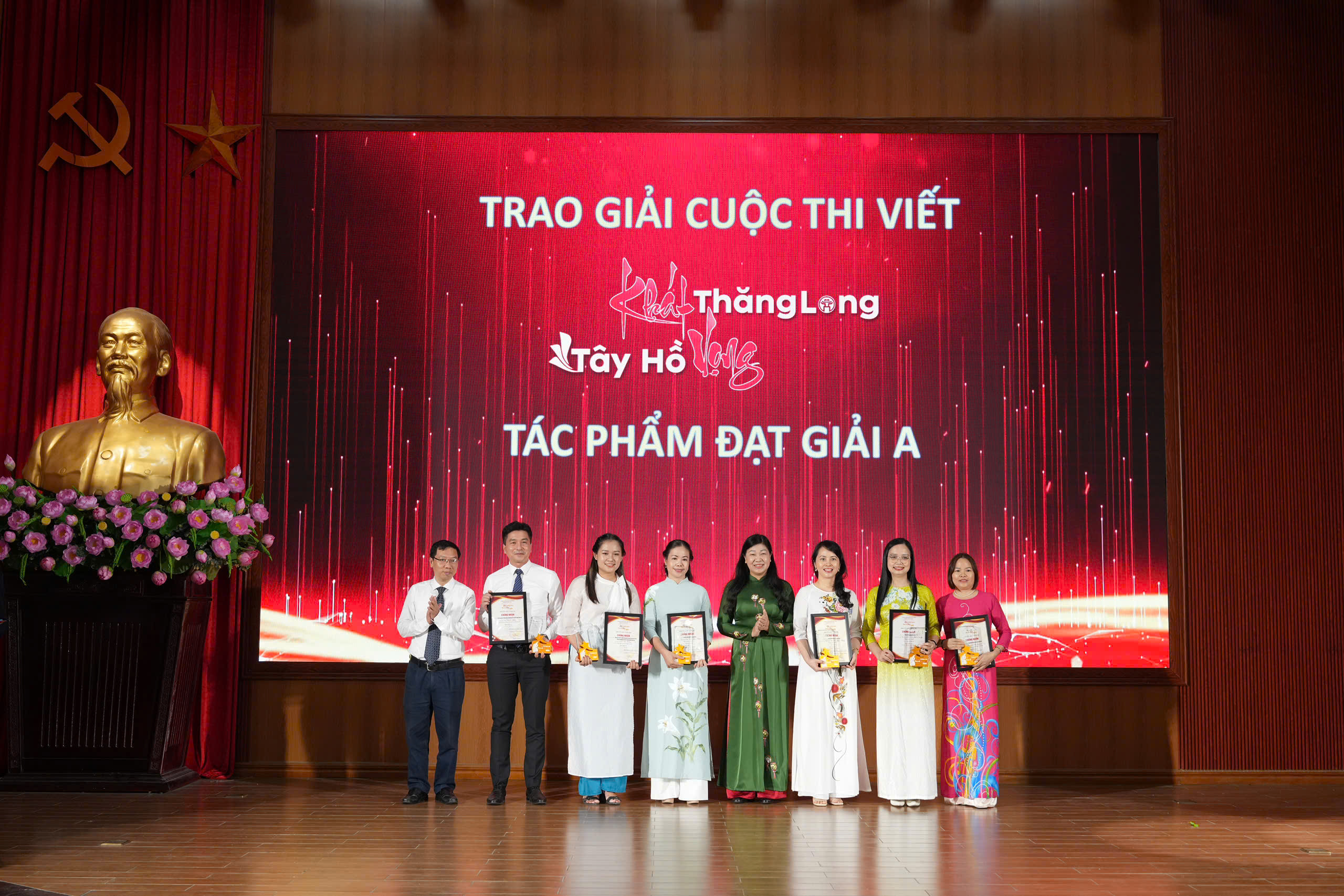 Cùng “hiến kế” xây dựng quận và thành phố văn minh, giàu mạnh - ảnh 2