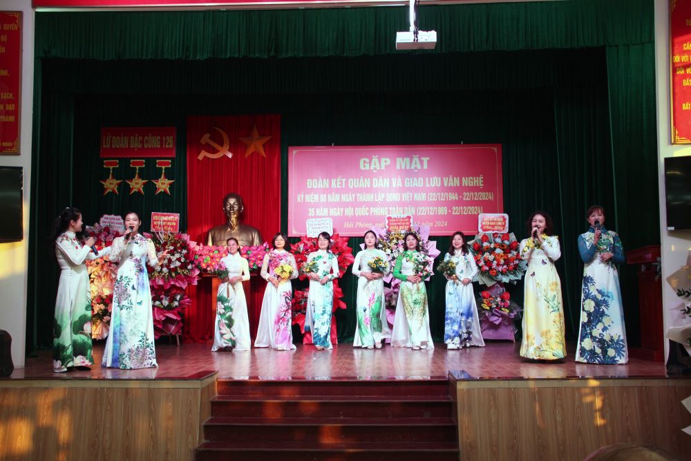 Lữ đoàn Đặc công Hải quân 126: Gặp mặt đoàn kết quân dân và giao lưu văn nghệ cùng các đơn vị kết nghĩa - ảnh 12