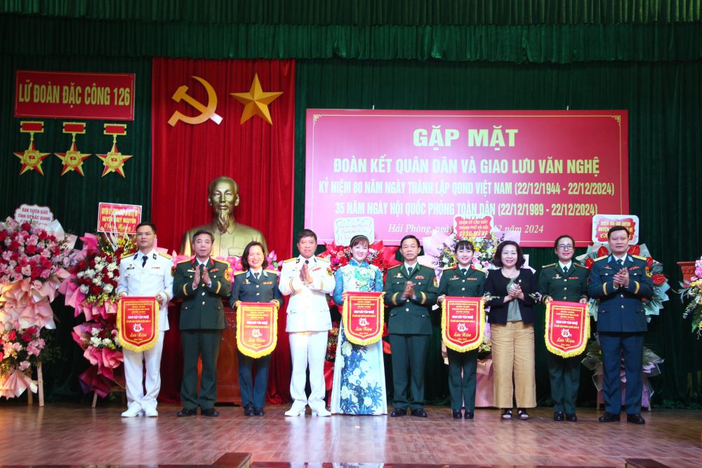 Lữ đoàn Đặc công Hải quân 126: Gặp mặt đoàn kết quân dân và giao lưu văn nghệ cùng các đơn vị kết nghĩa - ảnh 5