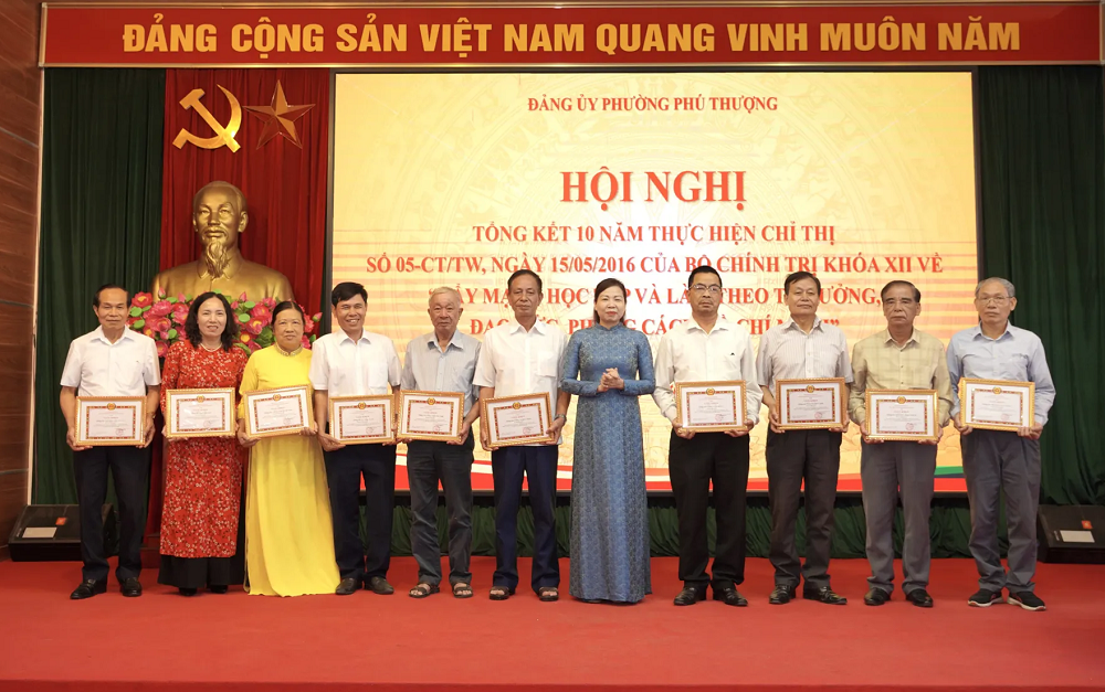 Giữ lửa theo gương Bác: Dấu ấn 10 năm thực hiện Chỉ thị 05 tại Phú Thượng - ảnh 3