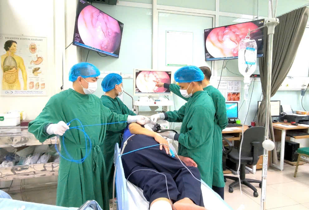 Hai bệnh nhân thoát cắt dạ dày nhờ phát hiện sớm loạn sản tại Bệnh viện Bệnh Nhiệt đới TƯ - ảnh 1